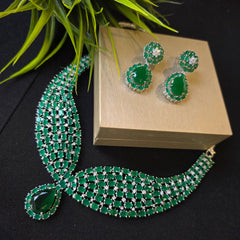 Kaya - Bespoke Emerald Green Necklace Set with Earrings