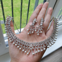 Stunning Pearl Necklace Set