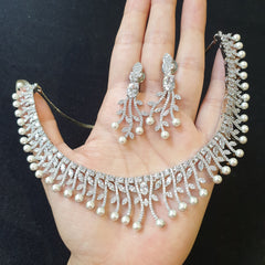 Stunning Pearl Necklace Set