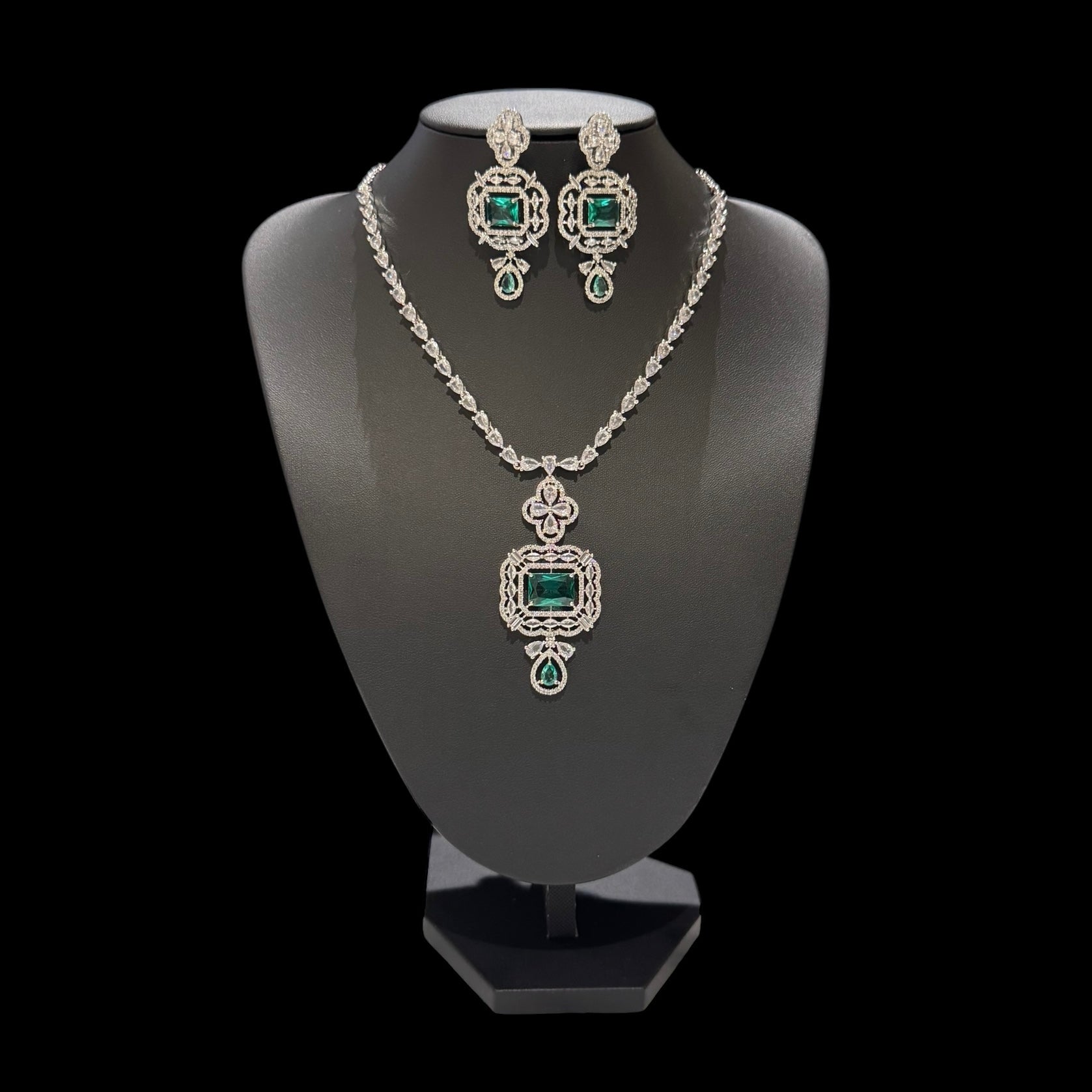 Light Green Topaz Necklace Set