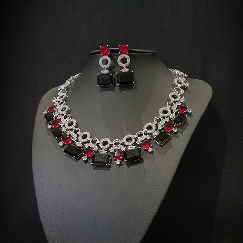 Black and Red Quartz Necklace Set