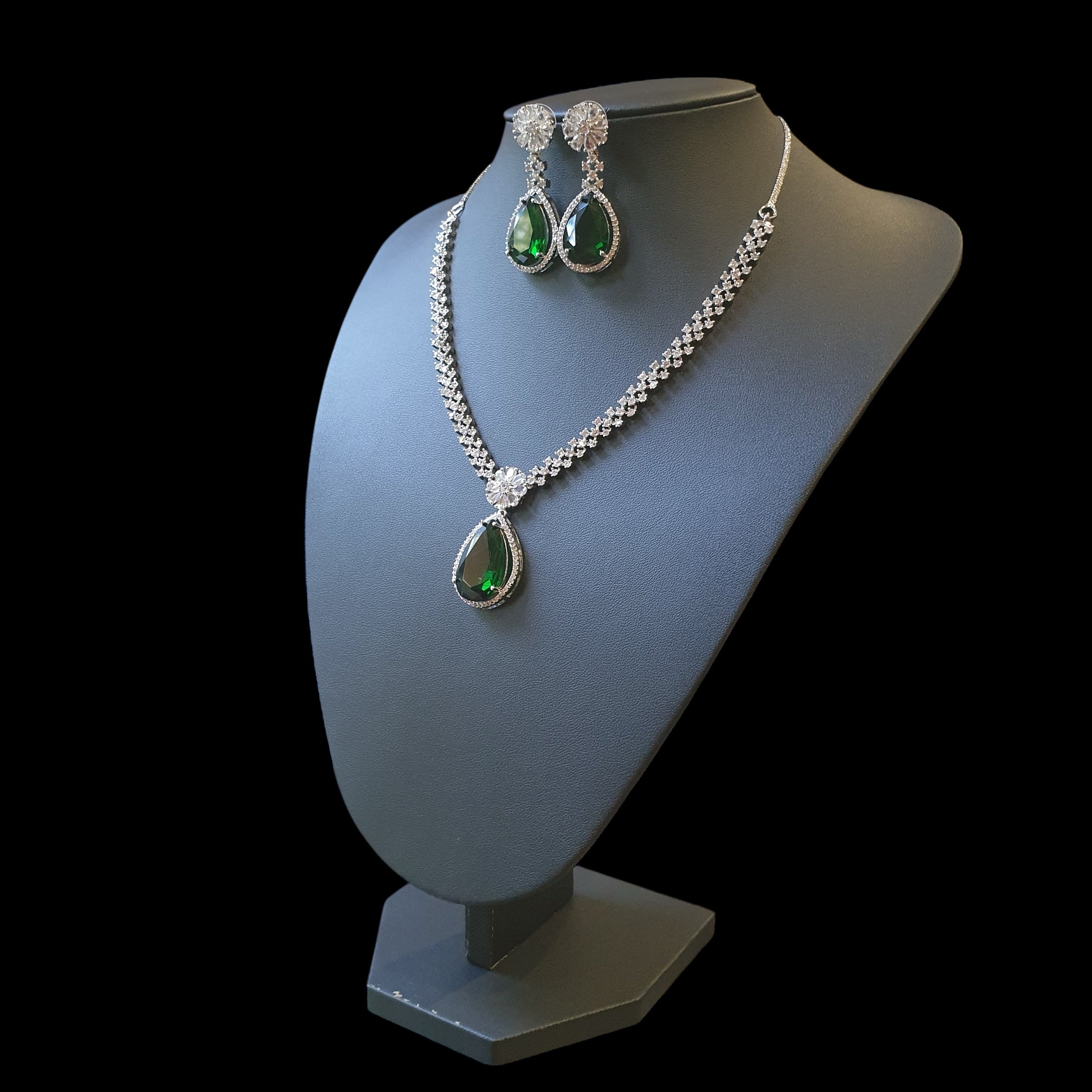 Emerald Green Necklace Set with Tikka