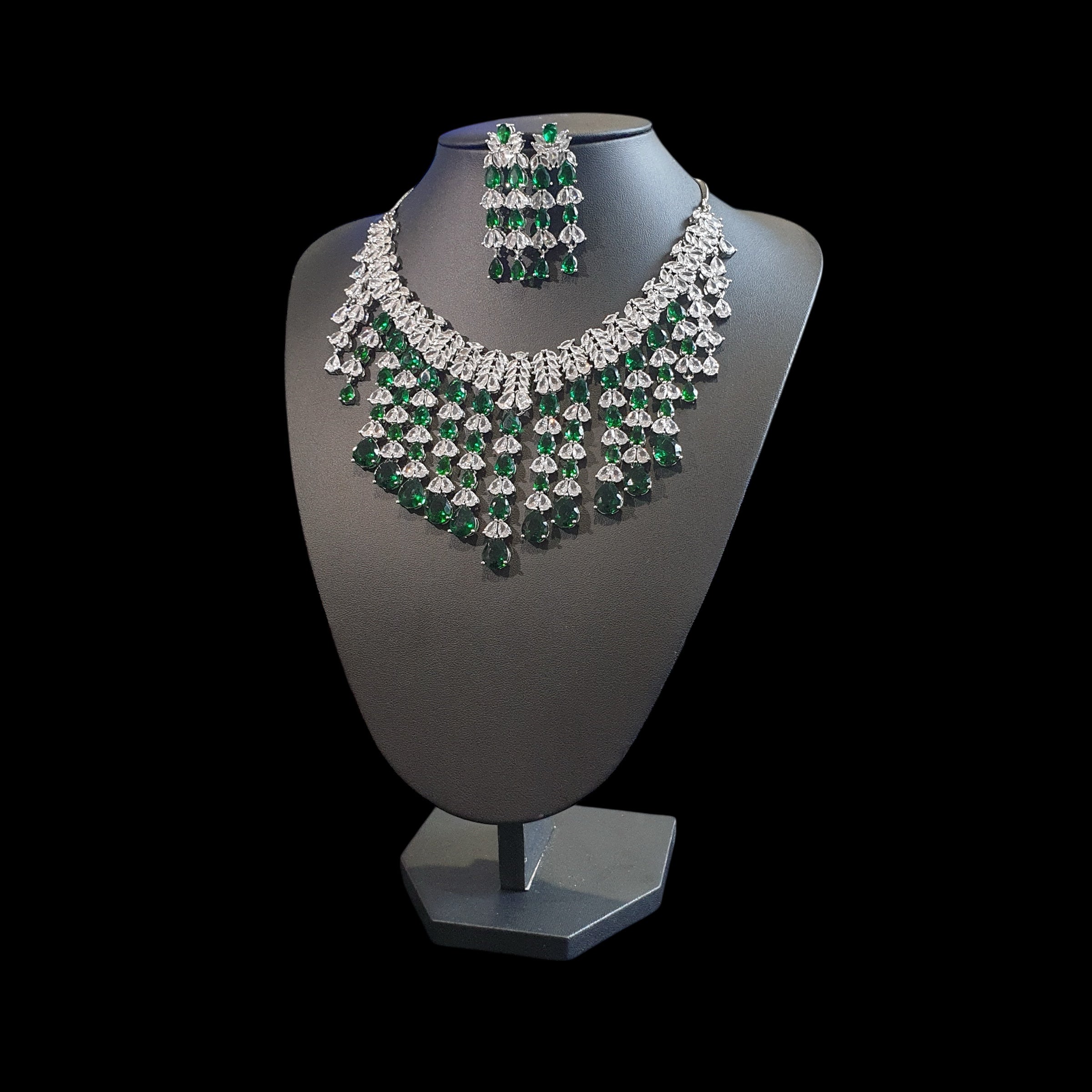Stunning Emerald Green Bridal Set