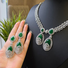 Clara - Emerald Green Silver Necklace Set with Earrings