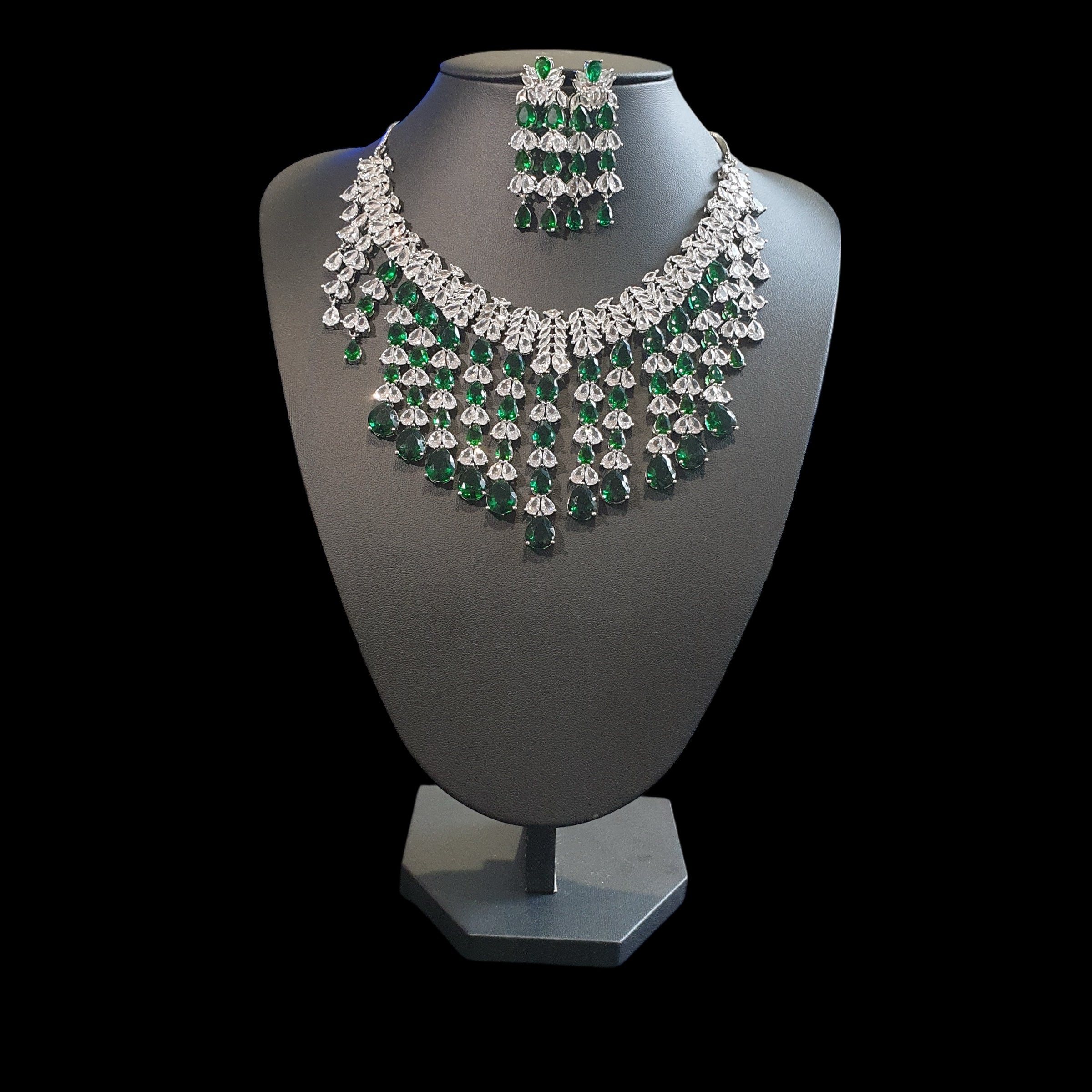 Stunning Emerald Green Bridal Set