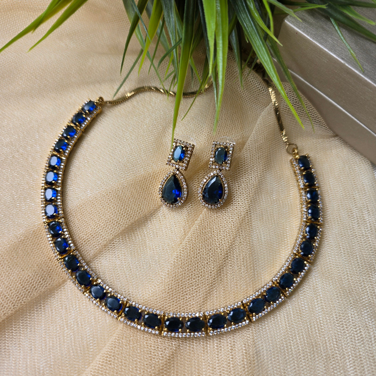 Mia - Gold Blue Sapphires Necklace Set