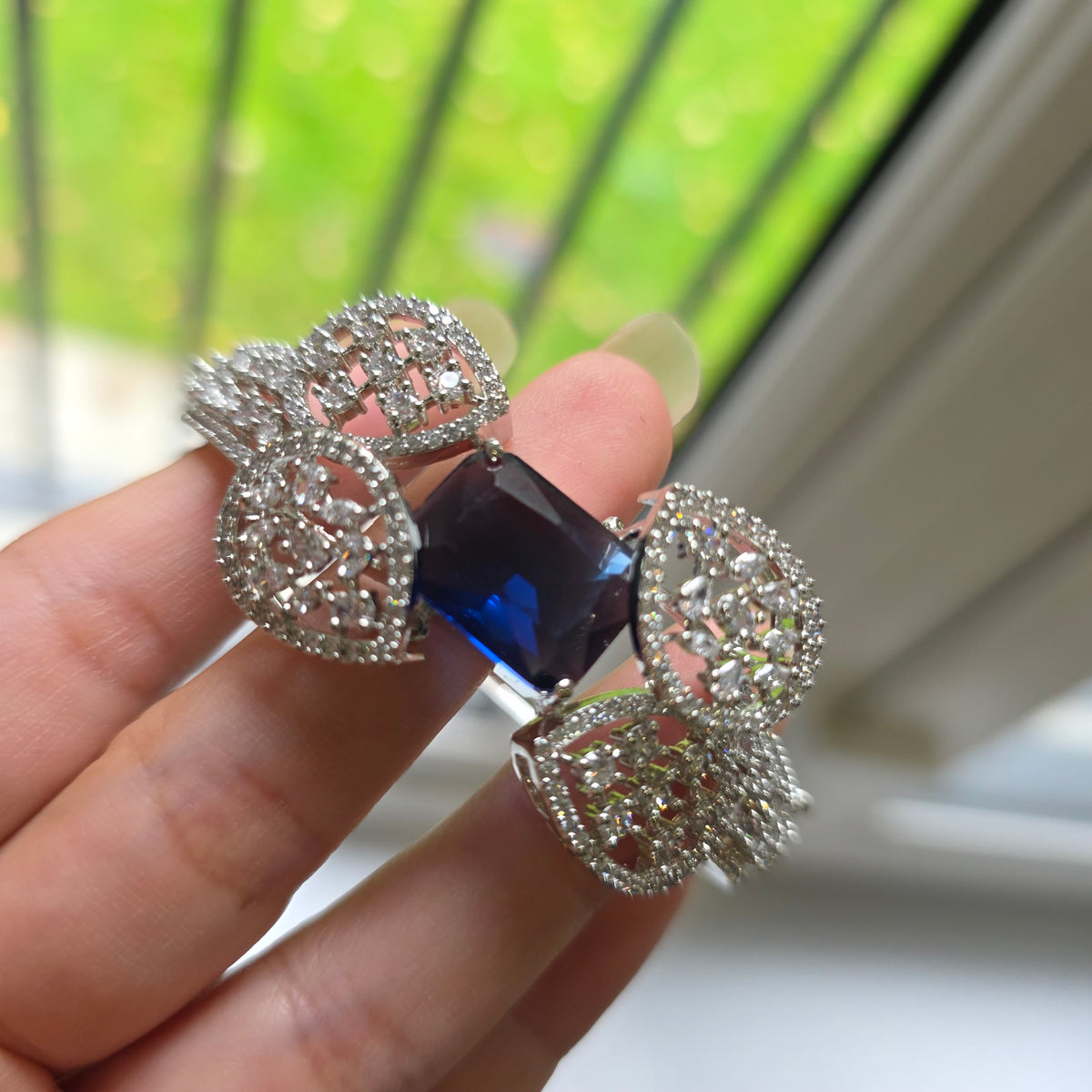 Emerald Green Openable Bangle