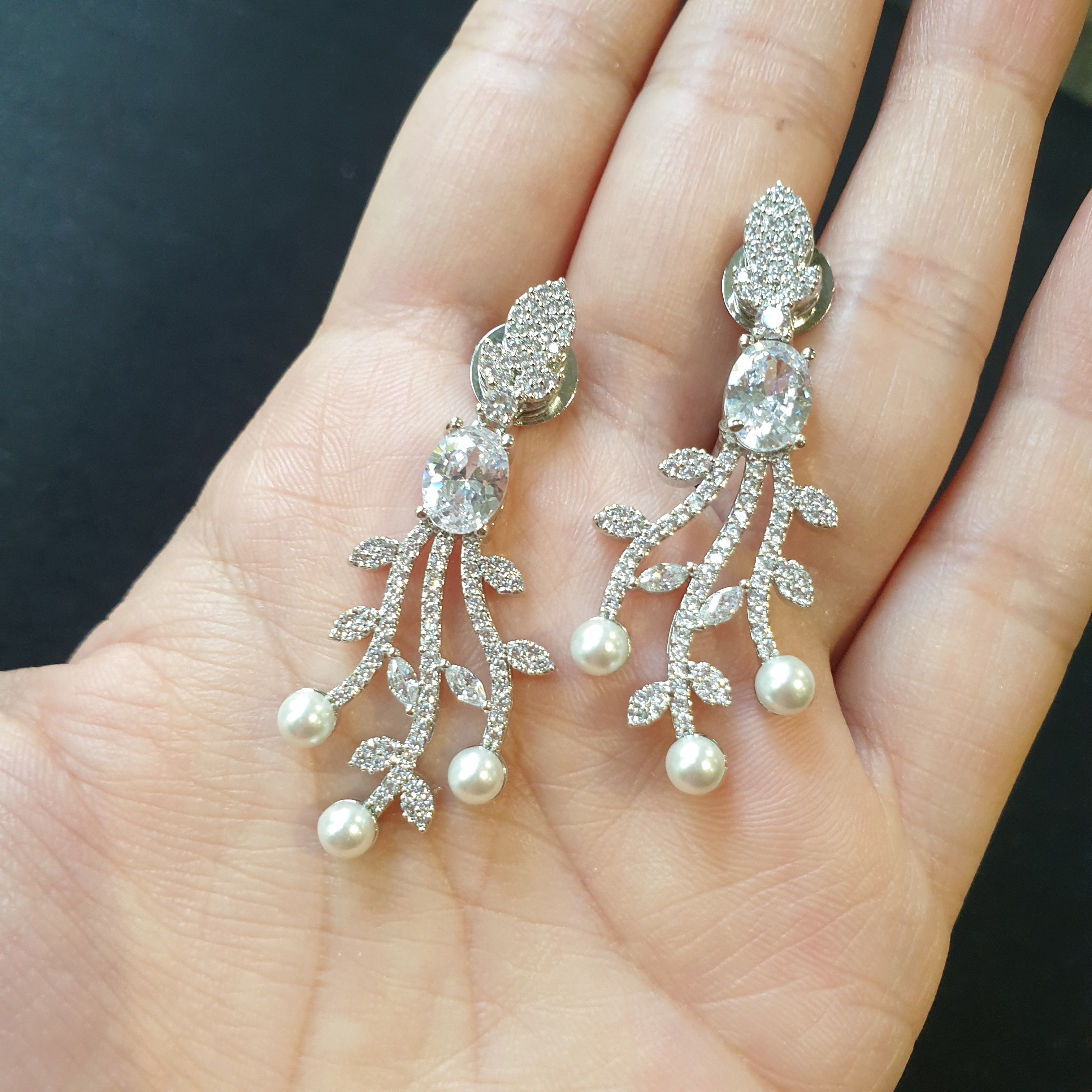 Stunning Pearl Necklace Set