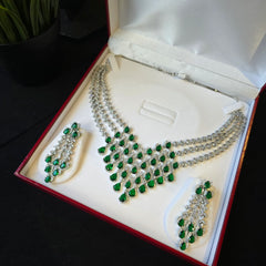 Lina - Emerald White Gold Necklace Set