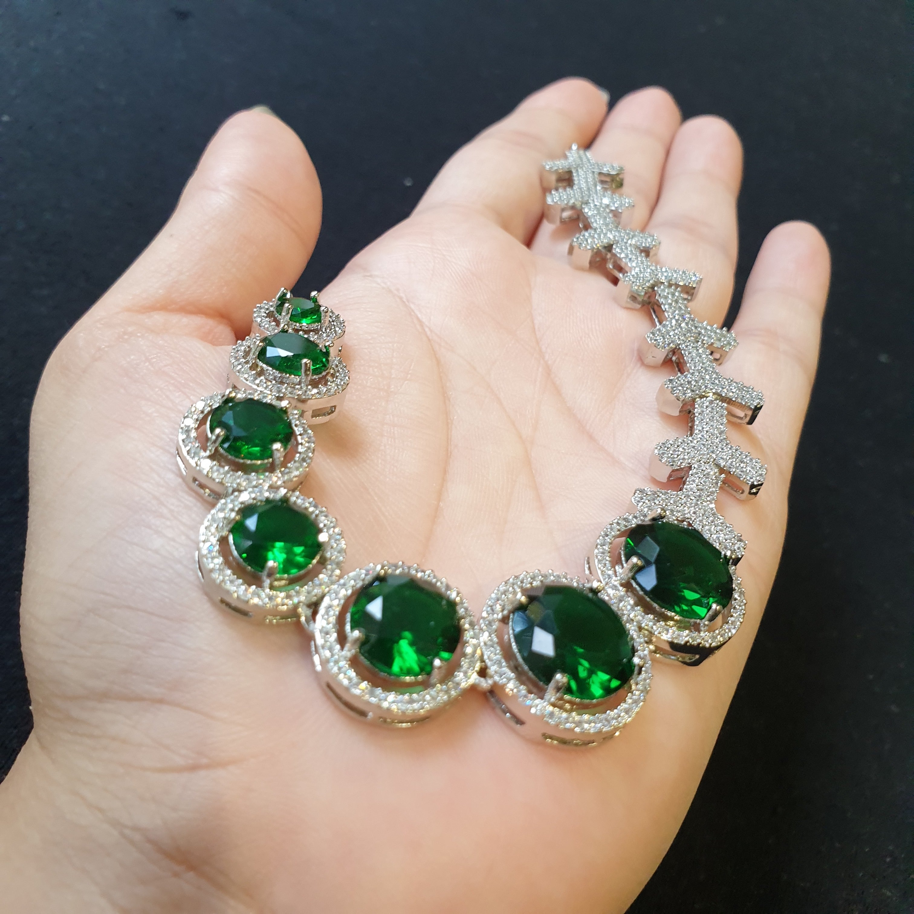 Elegant Emerald Green Necklace Set