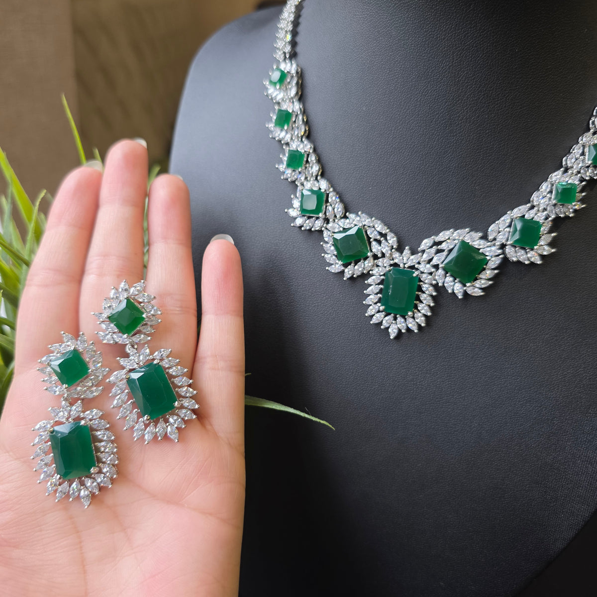 Cora - Deep Emerald Green Necklace Set With Earrings