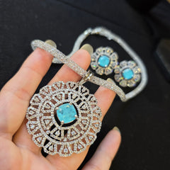 Daisy - Aquamarine Blue Pendant Set
