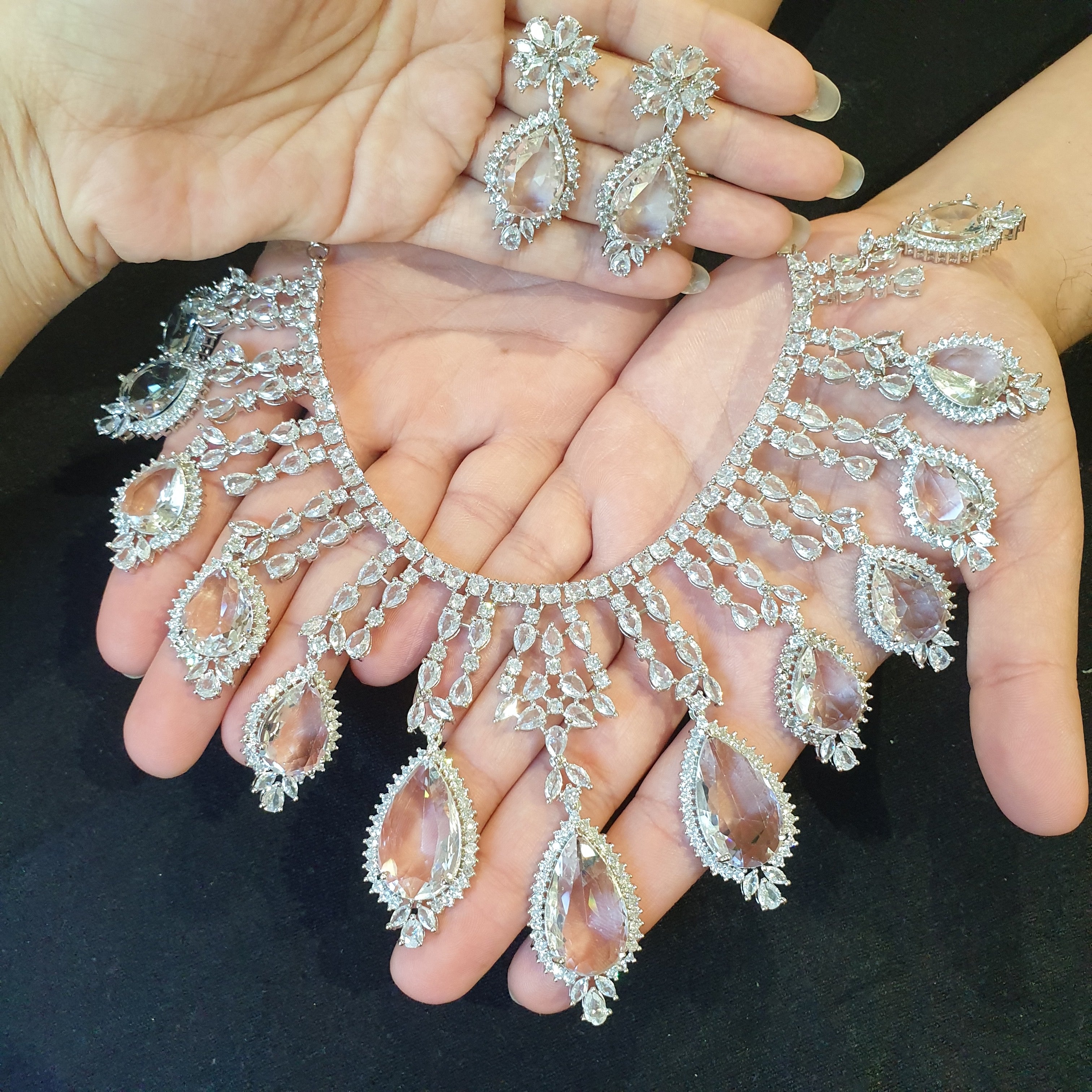 Stunning Clear Stones Necklace Set