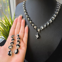 Ayra - Black Stones Gold Necklace Set With Earrings