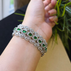 Izy - Stunning Emerald Green Bracelet