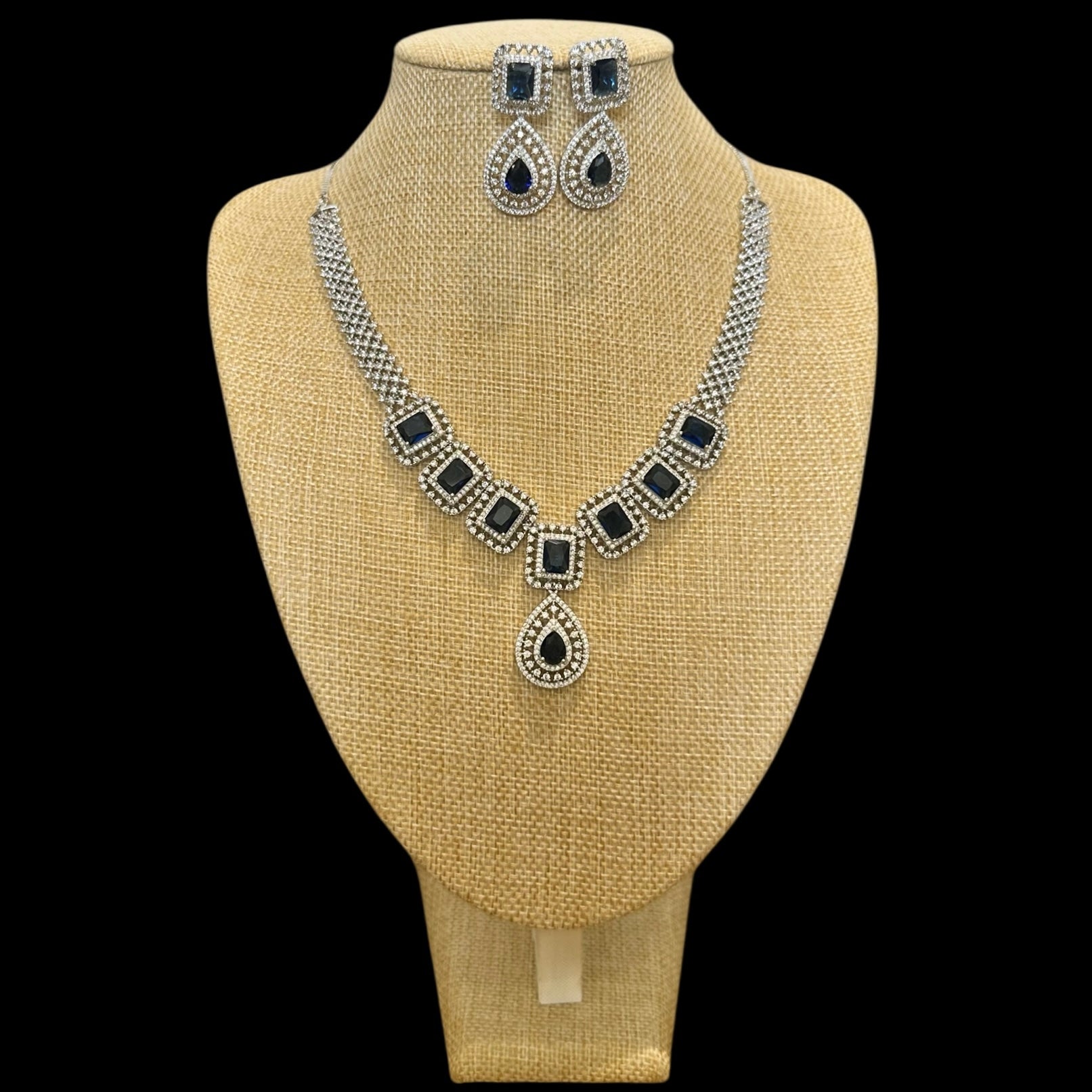 Blue Sapphires Necklace Set