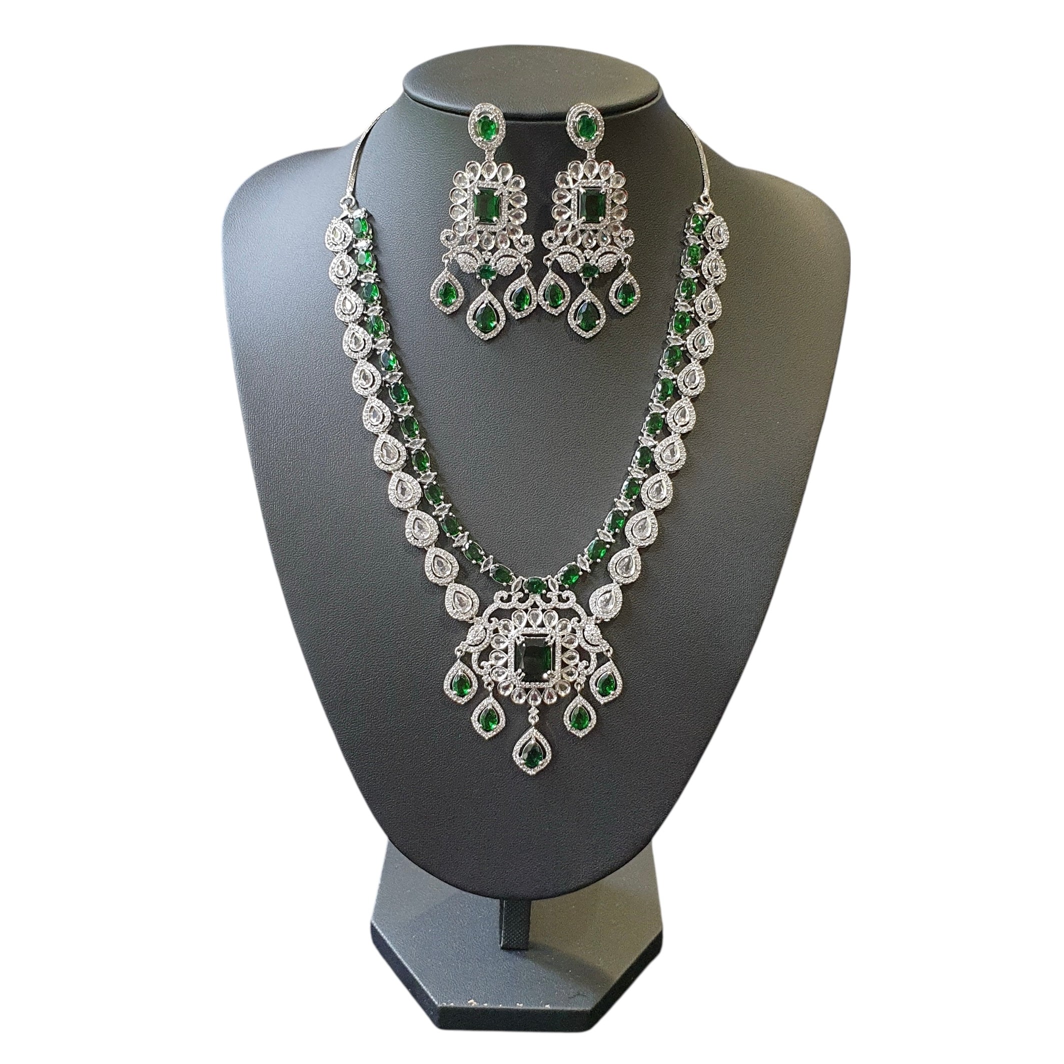 Stunning Emerald Green Necklace Set