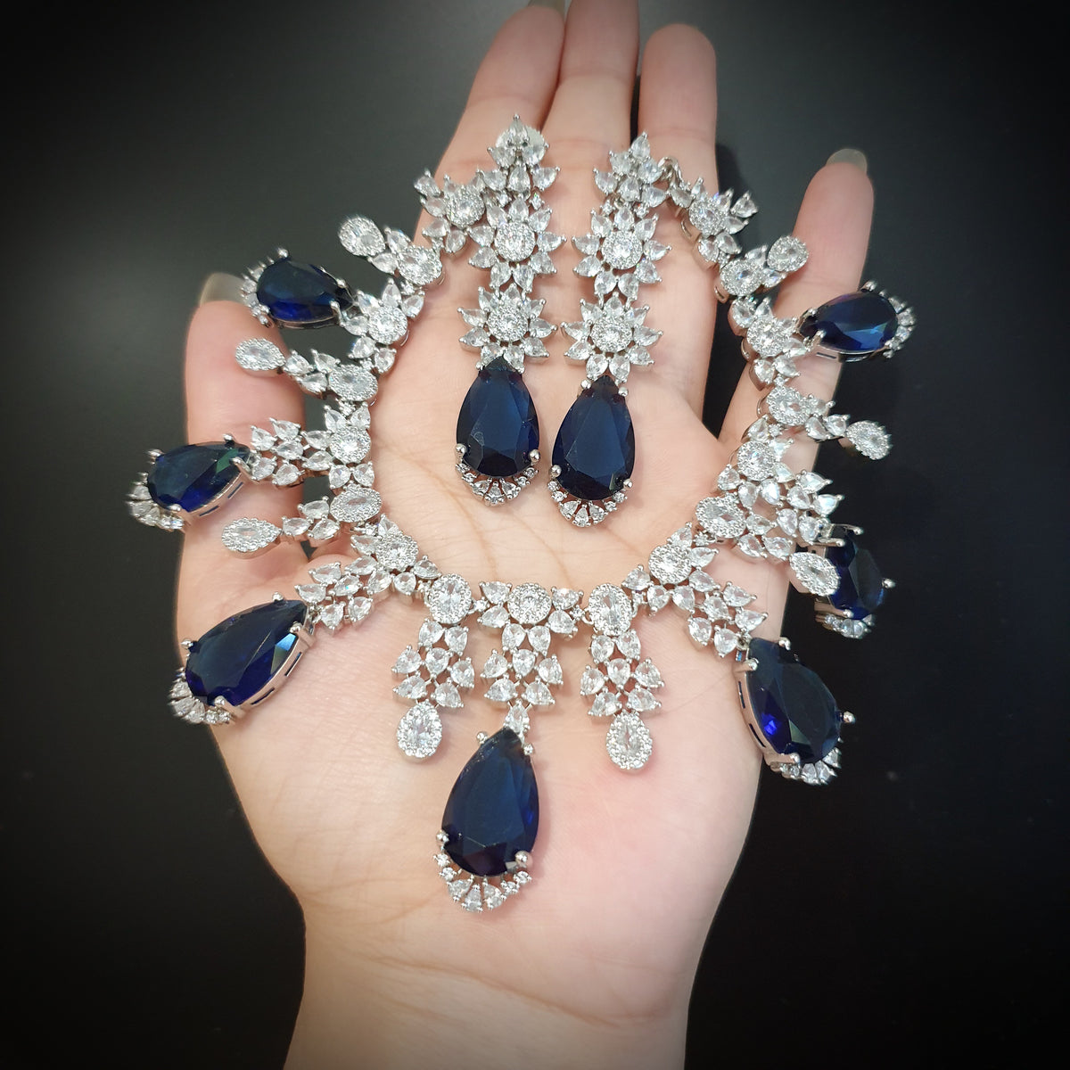 Blue Sapphires Necklace Set