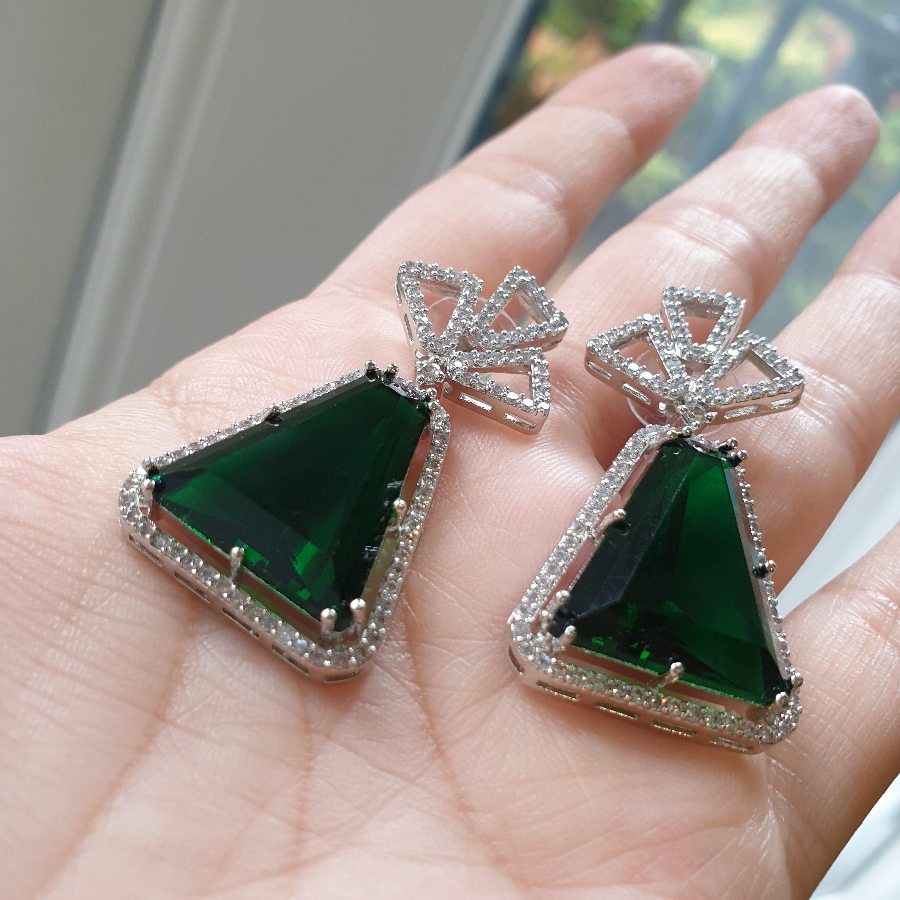 Triangular Cut Emerald Necklace Set