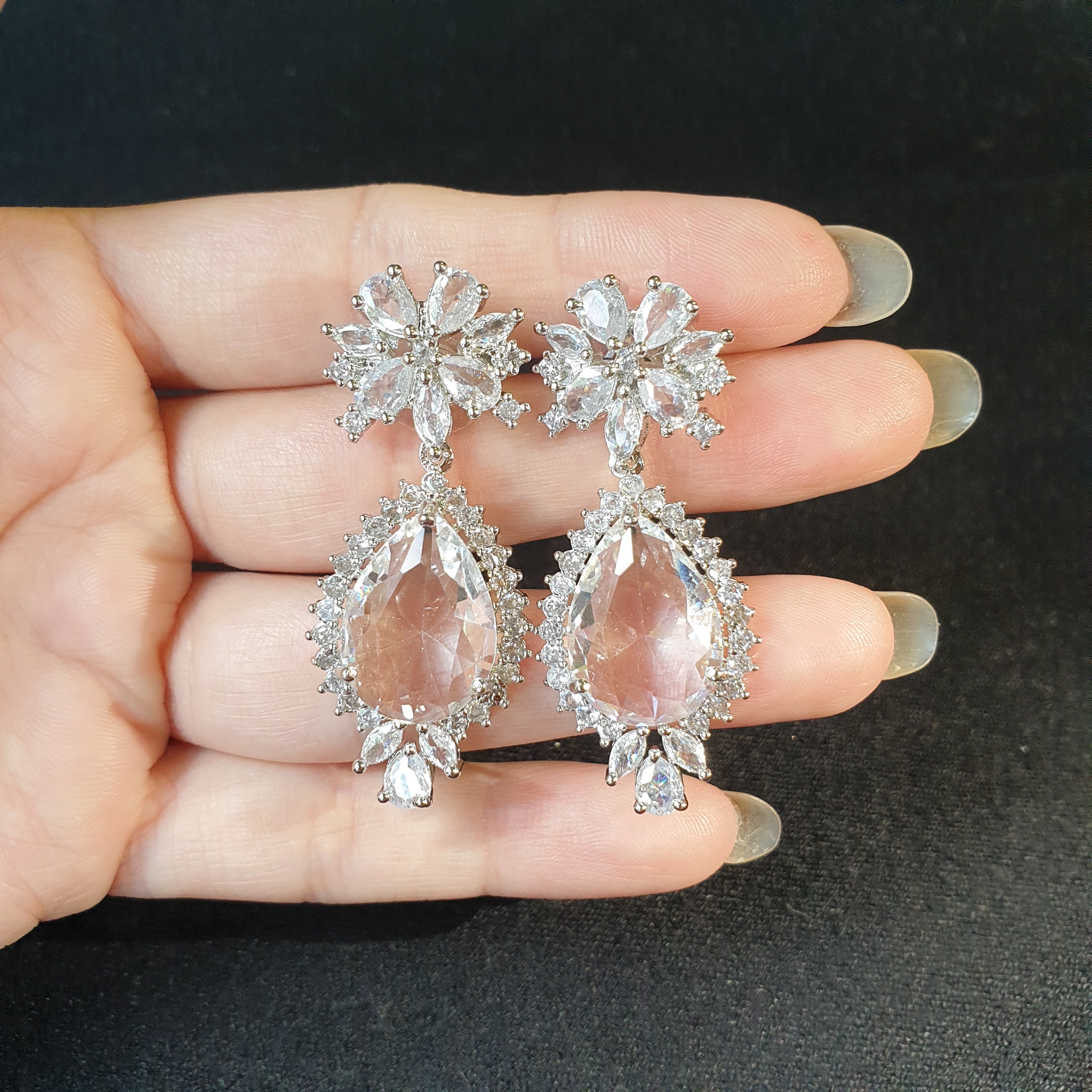 Stunning Clear Stones Necklace Set