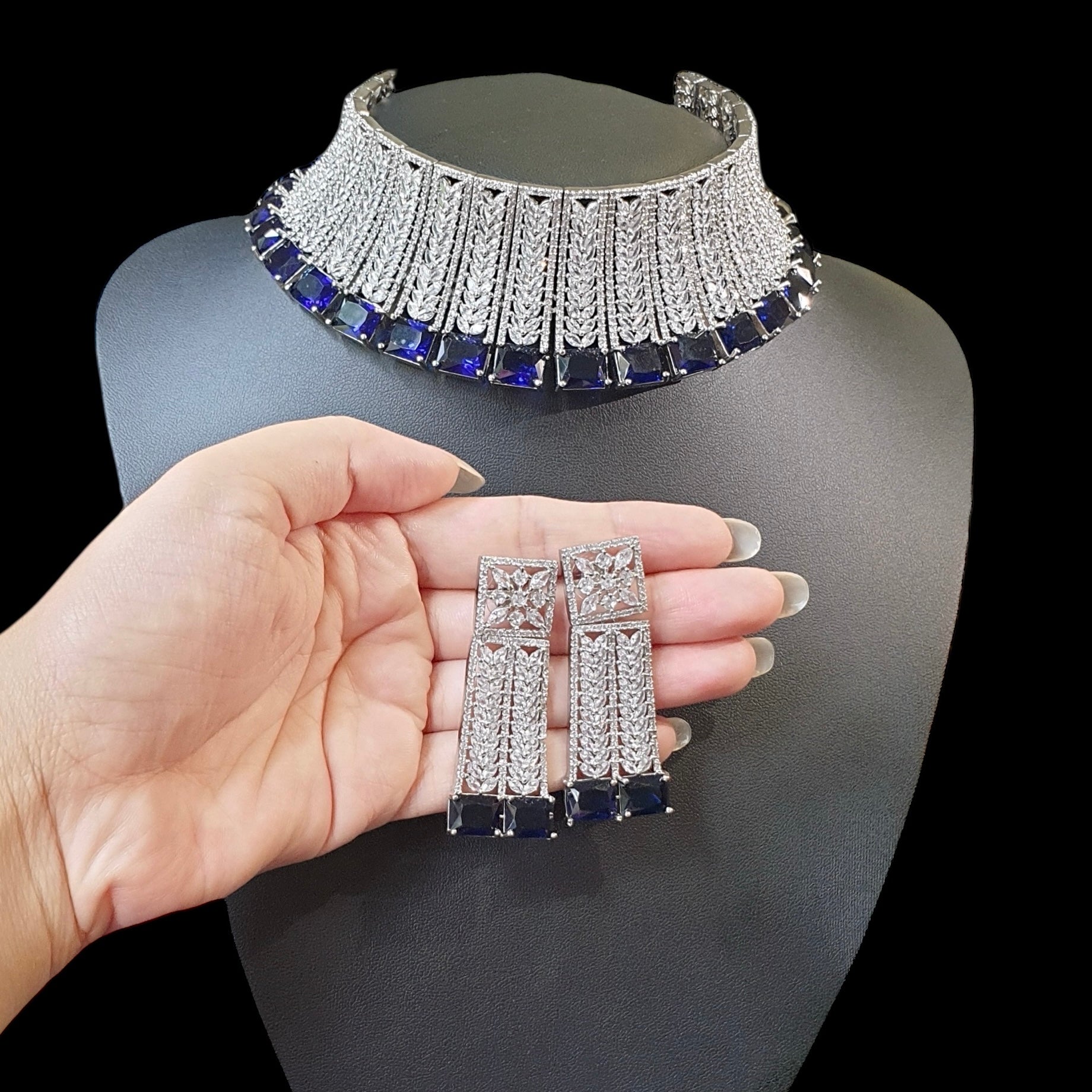 Stunning Blue Sapphire Choker Set