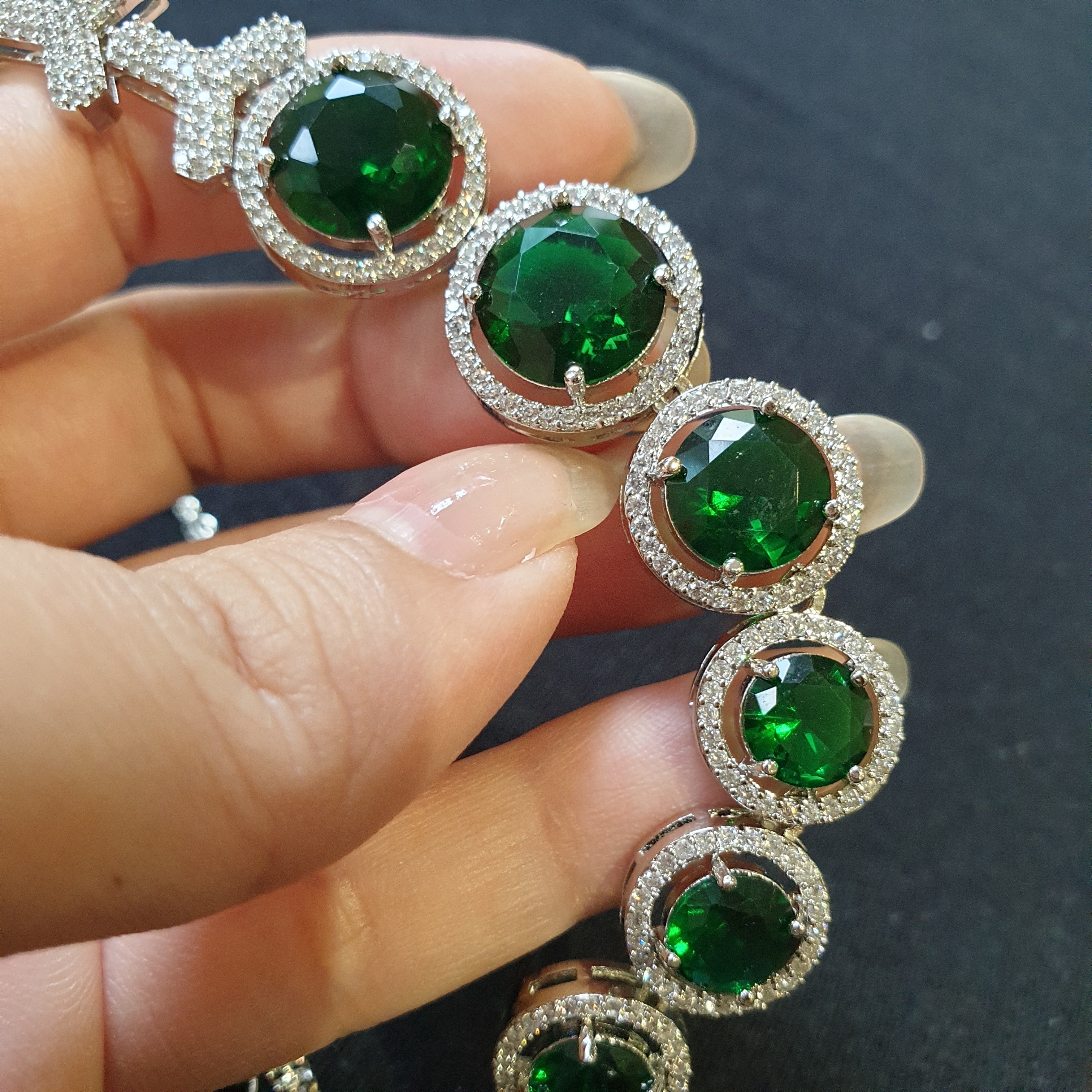 Elegant Emerald Green Necklace Set