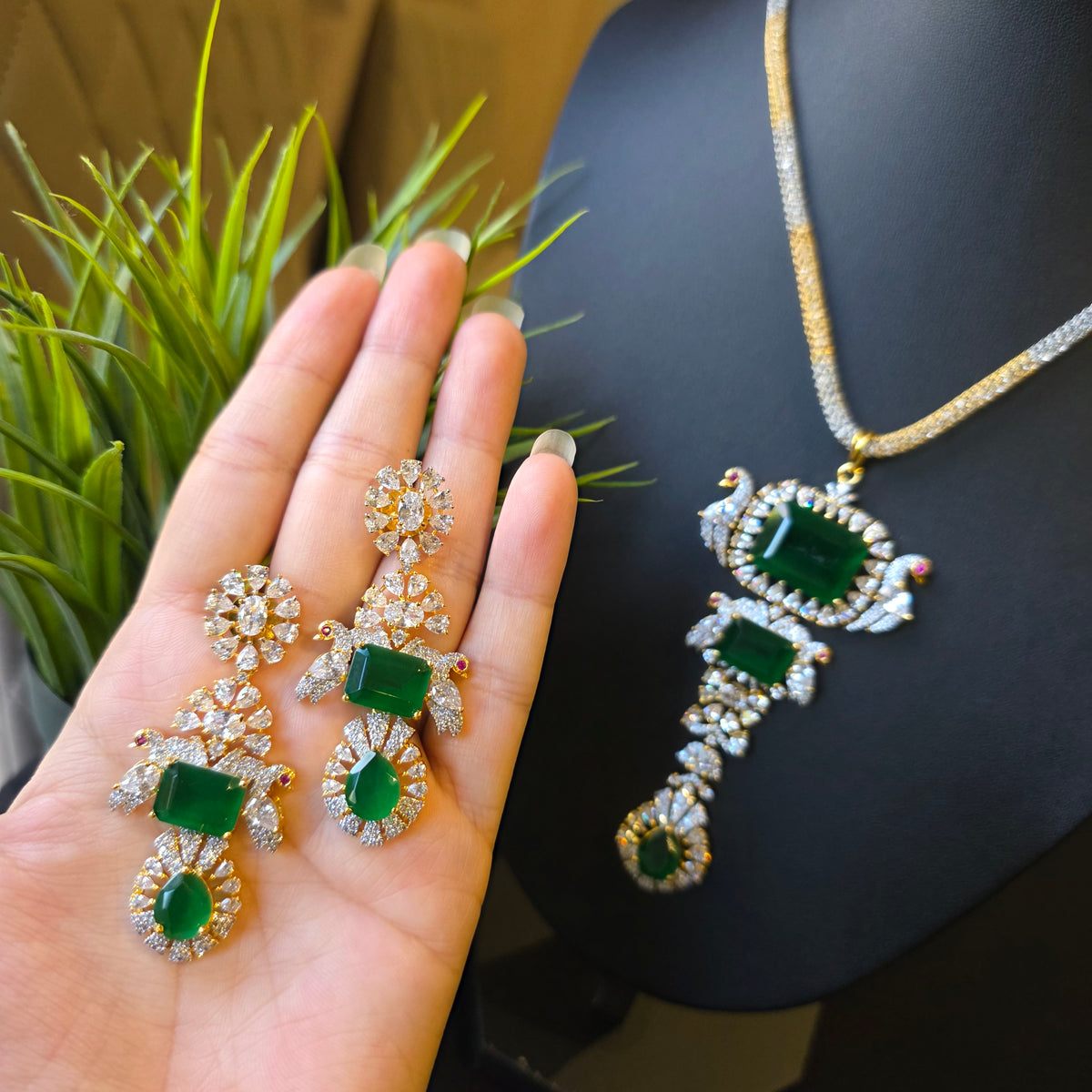 Elanor - Emerald Gold Pendant Set with Earrings