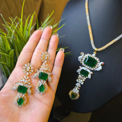 Elanor - Emerald Gold Pendant Set with Earrings