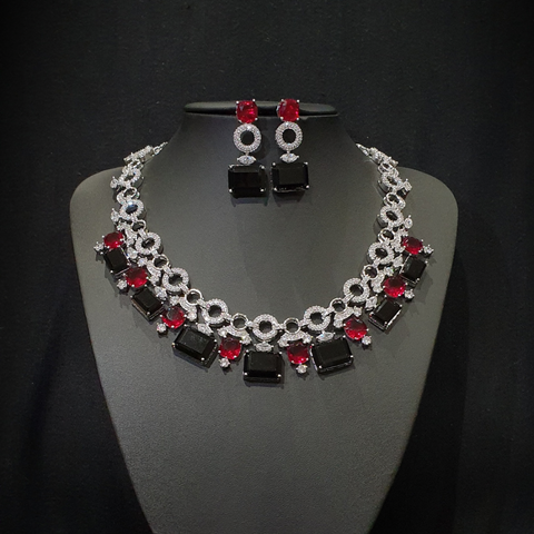 Black and Red Quartz Necklace Set
